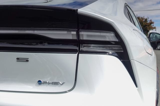 2027 Toyota Prius Plug-In Hybrid XSE Premium