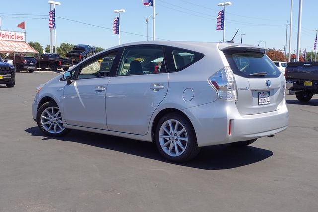 2014 Toyota Prius v Five