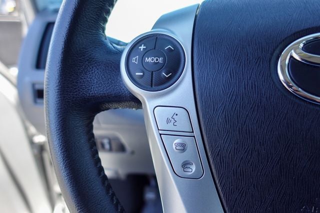 2014 Toyota Prius v Five