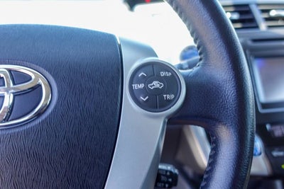 2014 Toyota Prius v Five