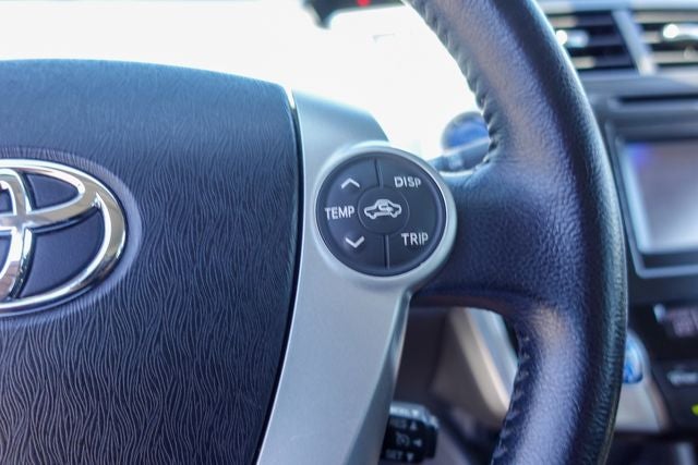 2014 Toyota Prius v Five