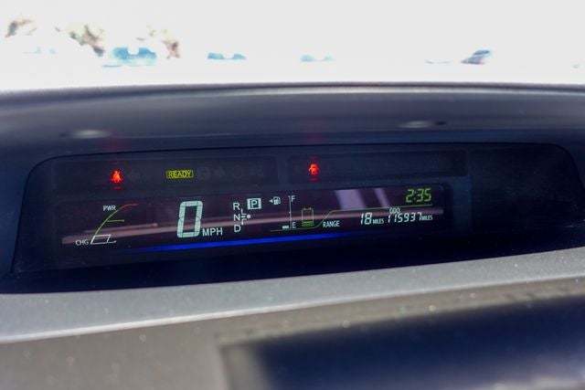 2014 Toyota Prius v Five