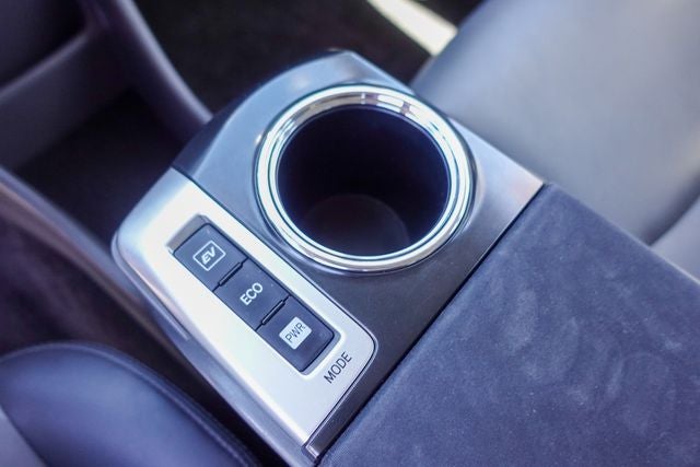 2014 Toyota Prius v Five