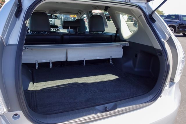 2014 Toyota Prius v Five