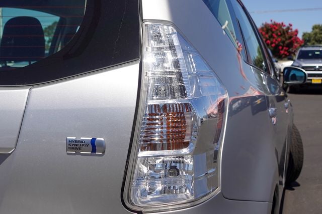 2014 Toyota Prius v Five