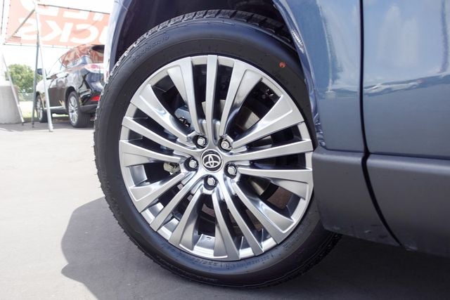 2023 Toyota Venza XLE