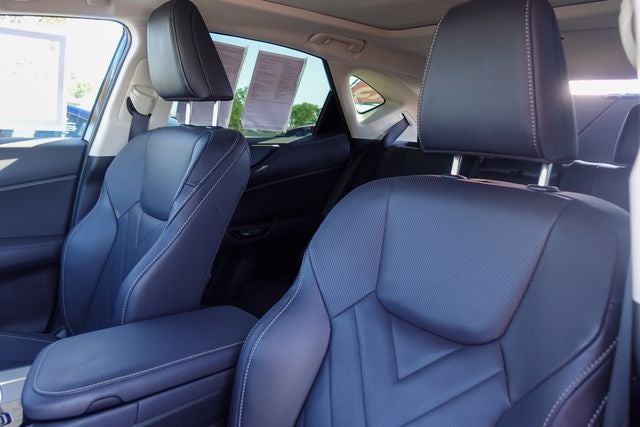 2025 Lexus NX 450h+ Luxury