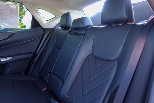 2025 Lexus NX 450h+ Luxury