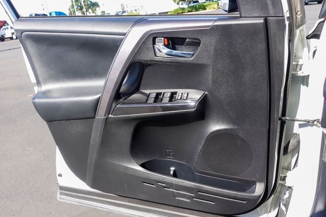 2018 Toyota RAV4 SE