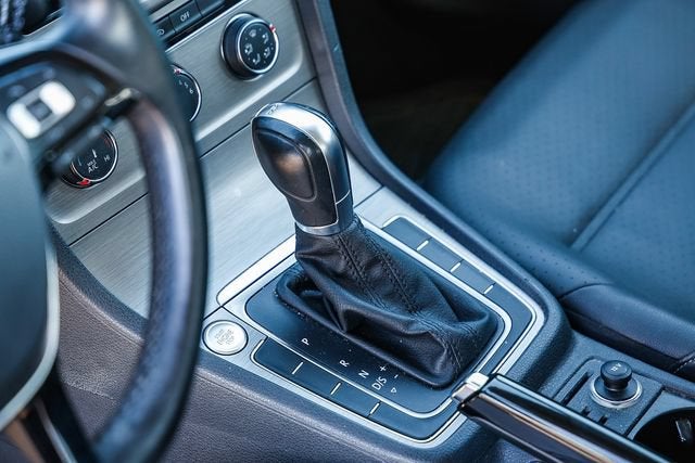 2015 Volkswagen Golf SportWagen TDI S