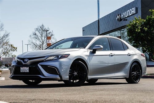 2022 Toyota Camry Hybrid XSE