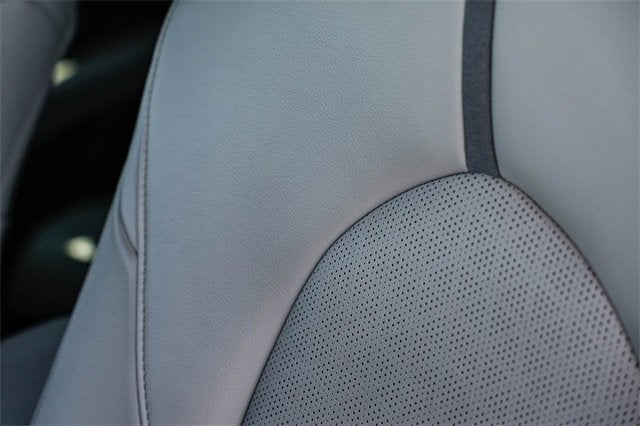 2022 Toyota Camry Hybrid XSE