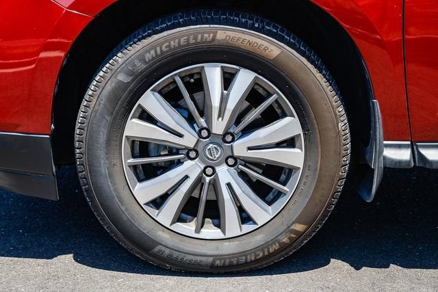 2019 Nissan Pathfinder SV