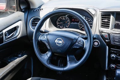 2019 Nissan Pathfinder SV