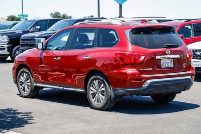 2019 Nissan Pathfinder SV