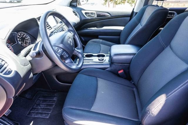 2019 Nissan Pathfinder SV