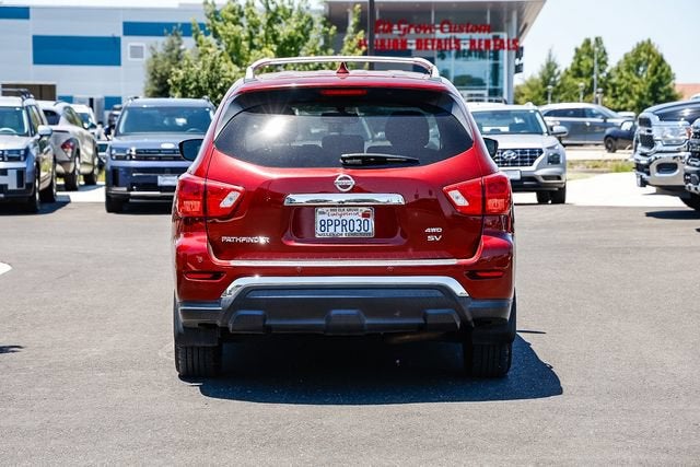 2019 Nissan Pathfinder SV