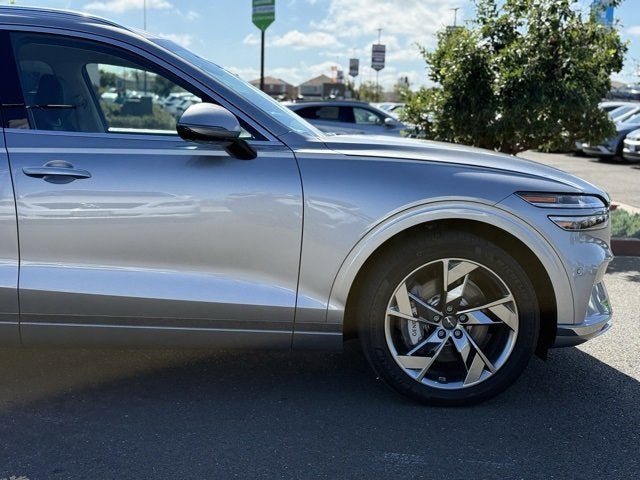 2023 Genesis Electrified GV70 Advanced