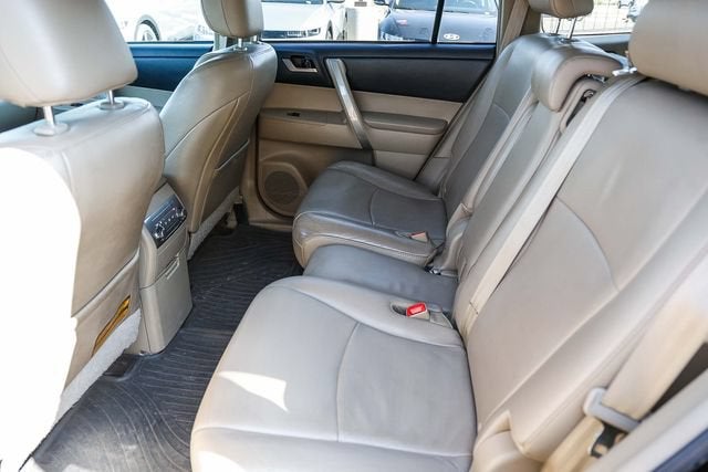 2012 Toyota Highlander SE
