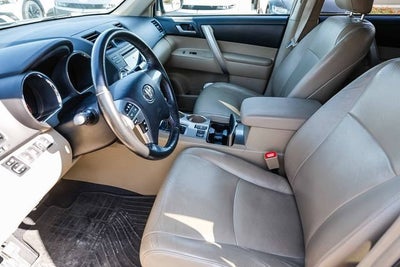 2012 Toyota Highlander SE