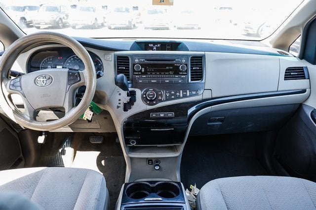 2013 Toyota Sienna LE