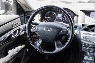 2017 INFINITI Q70L 3.7