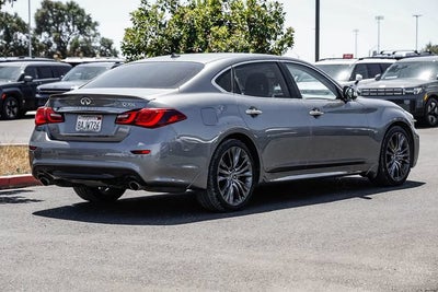 2017 INFINITI Q70L 3.7