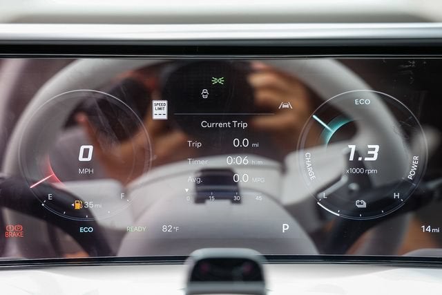 2027 Hyundai Palisade Hybrid SEL Premium 8P