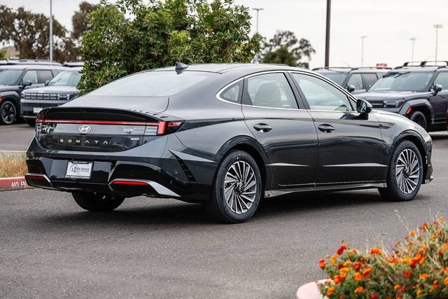 2026 Hyundai Sonata Hybrid Limited