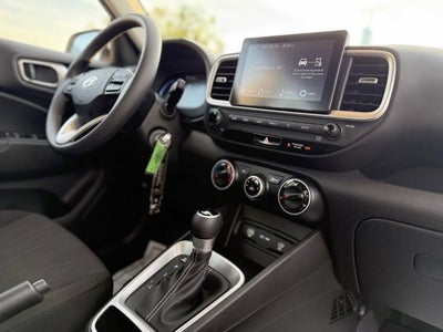 2025 Hyundai Venue SE