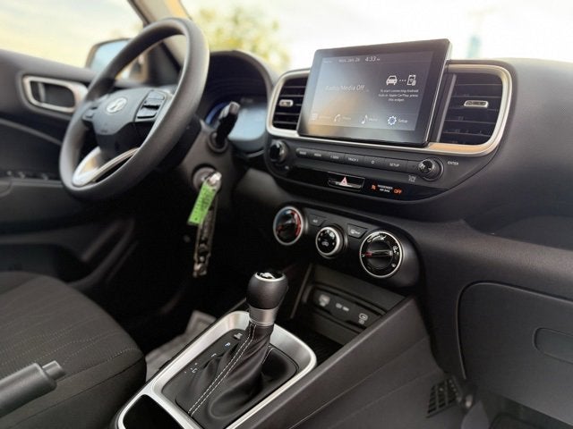 2025 Hyundai Venue SE