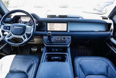 2023 Land Rover Defender SE