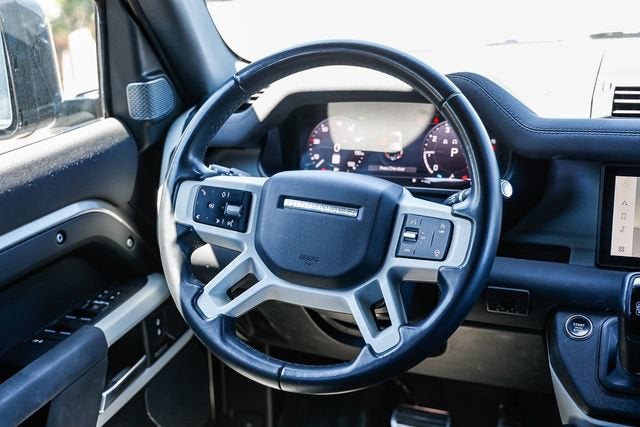 2023 Land Rover Defender SE