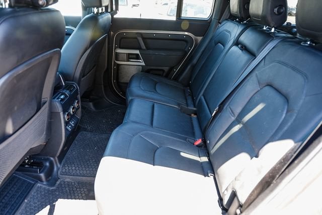 2023 Land Rover Defender SE