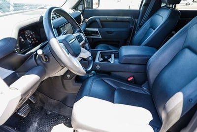 2023 Land Rover Defender SE