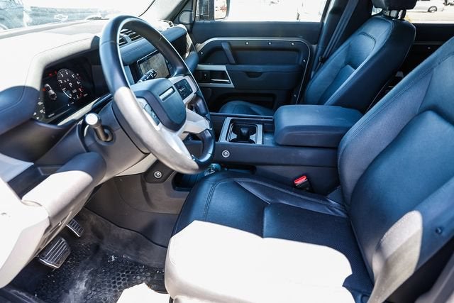 2023 Land Rover Defender SE