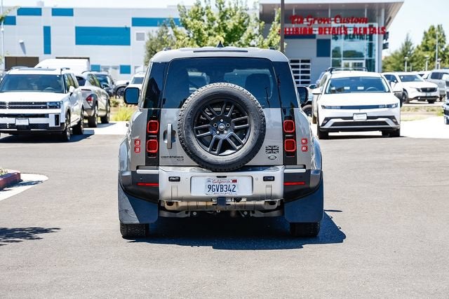 2023 Land Rover Defender SE