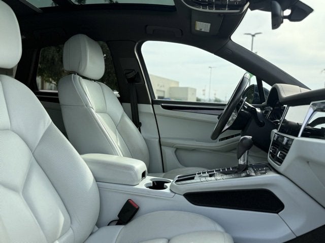 2020 Porsche Macan Base