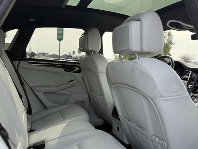 2020 Porsche Macan Base