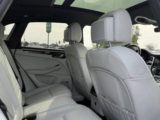 2020 Porsche Macan Base