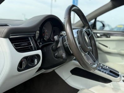 2020 Porsche Macan Base