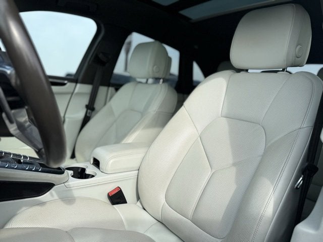 2020 Porsche Macan Base