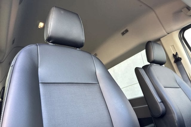 2025 Ford Transit Passenger Wagon XL