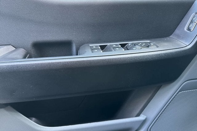 2025 Ford Super Duty F-550 DRW XL 2WD SuperCab 192 WB 84 CA