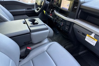 2025 Ford Super Duty F-550 DRW XL 2WD SuperCab 192 WB 84 CA