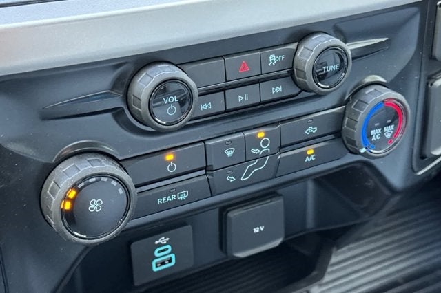 2025 Ford Super Duty F-550 DRW XL 2WD SuperCab 192 WB 84 CA