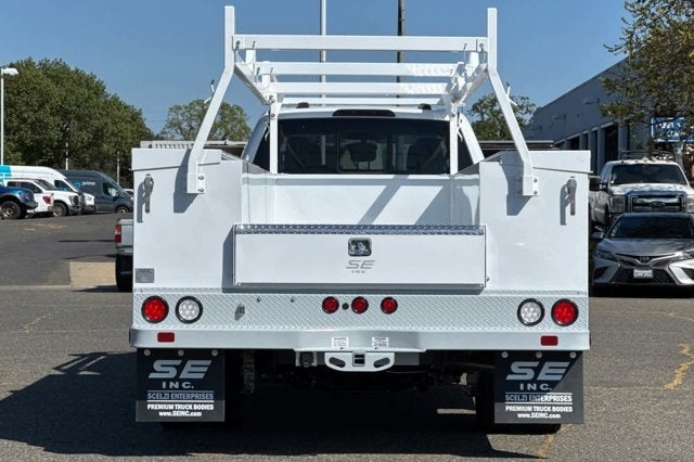 2025 Ford Super Duty F-550 DRW XL 2WD SuperCab 192 WB 84 CA