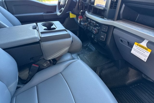 2026 Ford Super Duty F-350 SRW 2WD Crew Cab 179 WB 60 CA