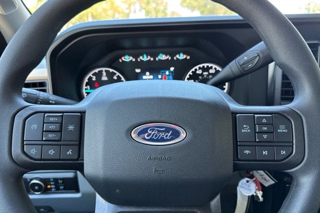2026 Ford Super Duty F-350 SRW 2WD Crew Cab 179 WB 60 CA