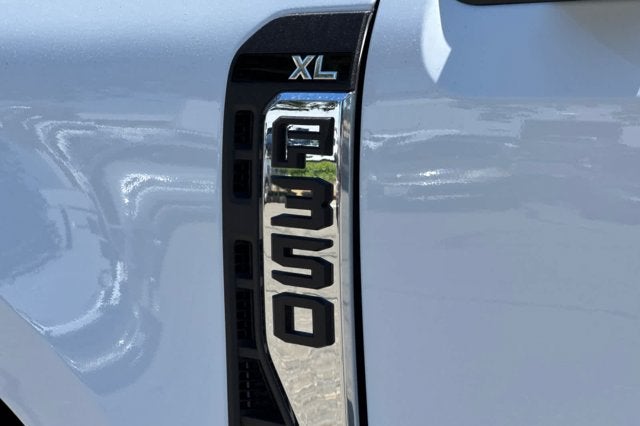 2026 Ford Super Duty F-350 SRW XL 2WD Crew Cab 179 WB 60 CA